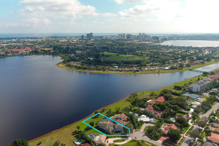 Property Photo:  6 Cloister Circle  FL 33401 
