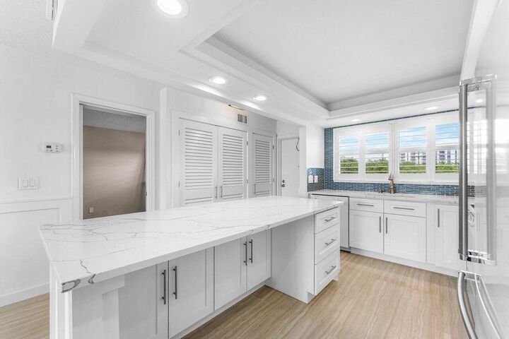 Property Photo: 2004 S Federal Highway D403 FL 33435