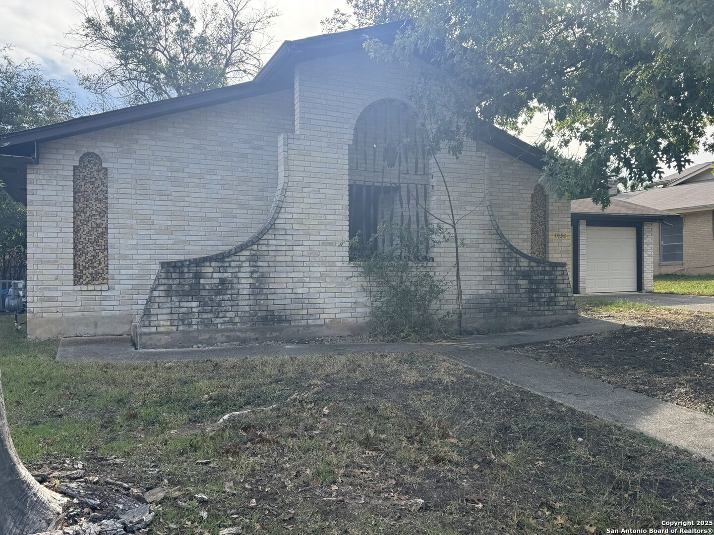 Property Photo: 7038 Forest Way TX 78240