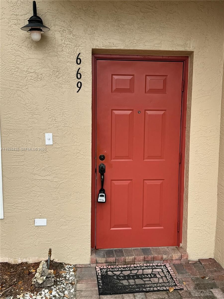 Property Photo: 669 NW 42nd Ave FL 33317