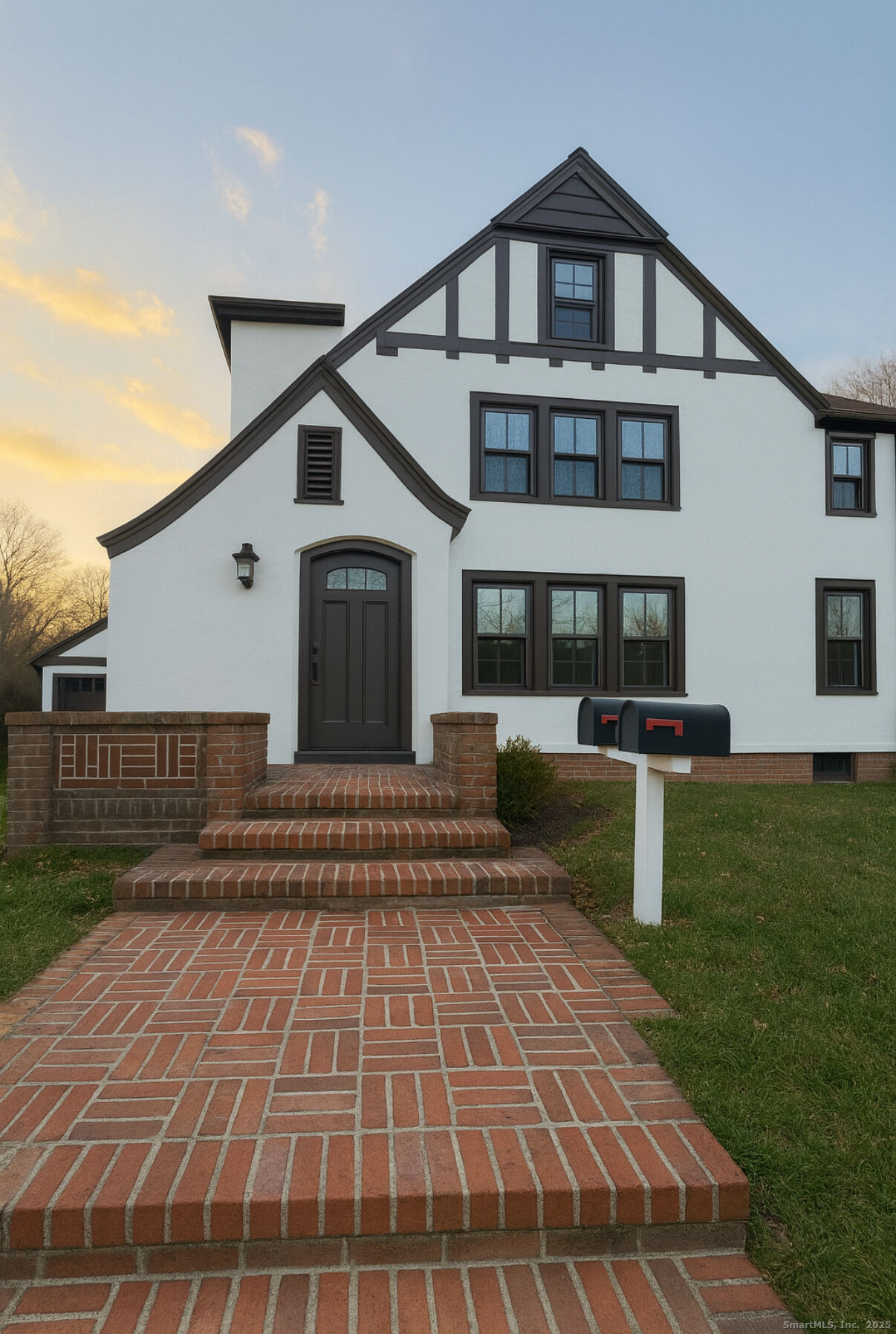 Property Photo: 40 Rogers Street 1 CT 06405