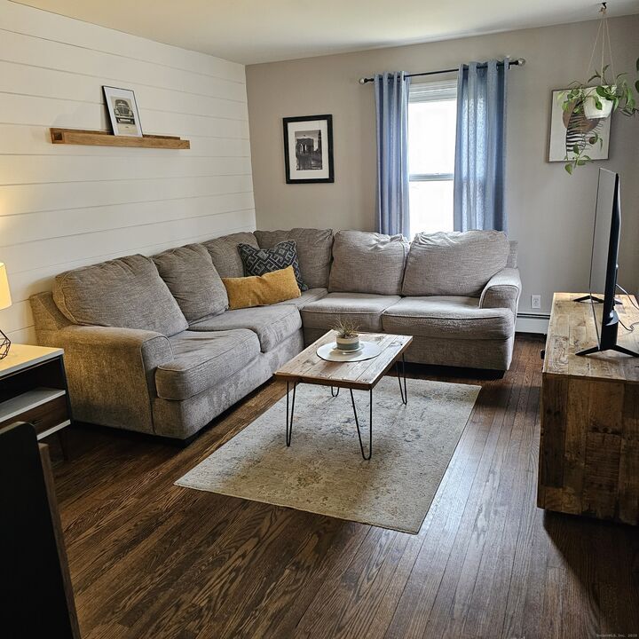 Property Photo:  20 Nicholdale Road  CT 06484 