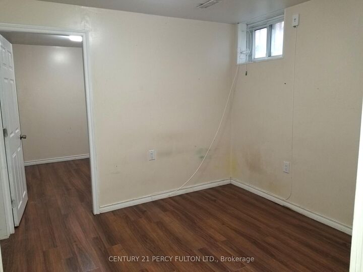 Photo de la propriété:  182 Confederation Drive Basement-1  ON M1G 1B1 