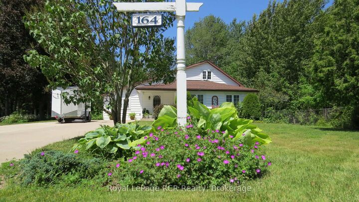 Property Photo:  164 Edward Street  ON N0H 2L0 