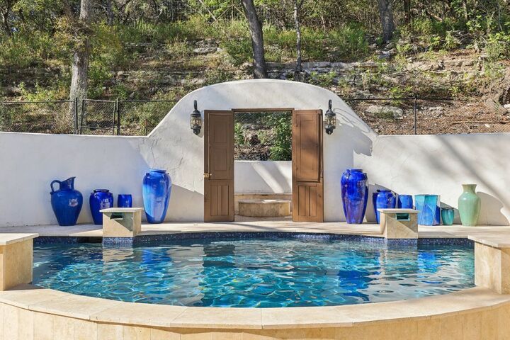 Property Photo: 2706 Pearce Road TX 78730