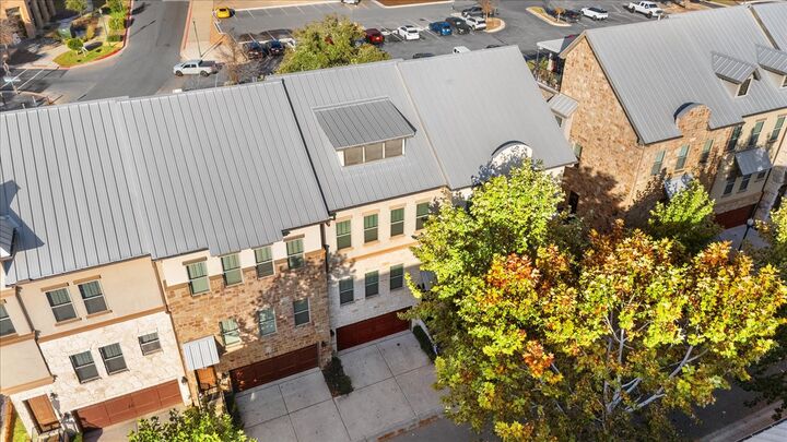 Property Photo:  1009 Highknoll Lane  TX 78628 