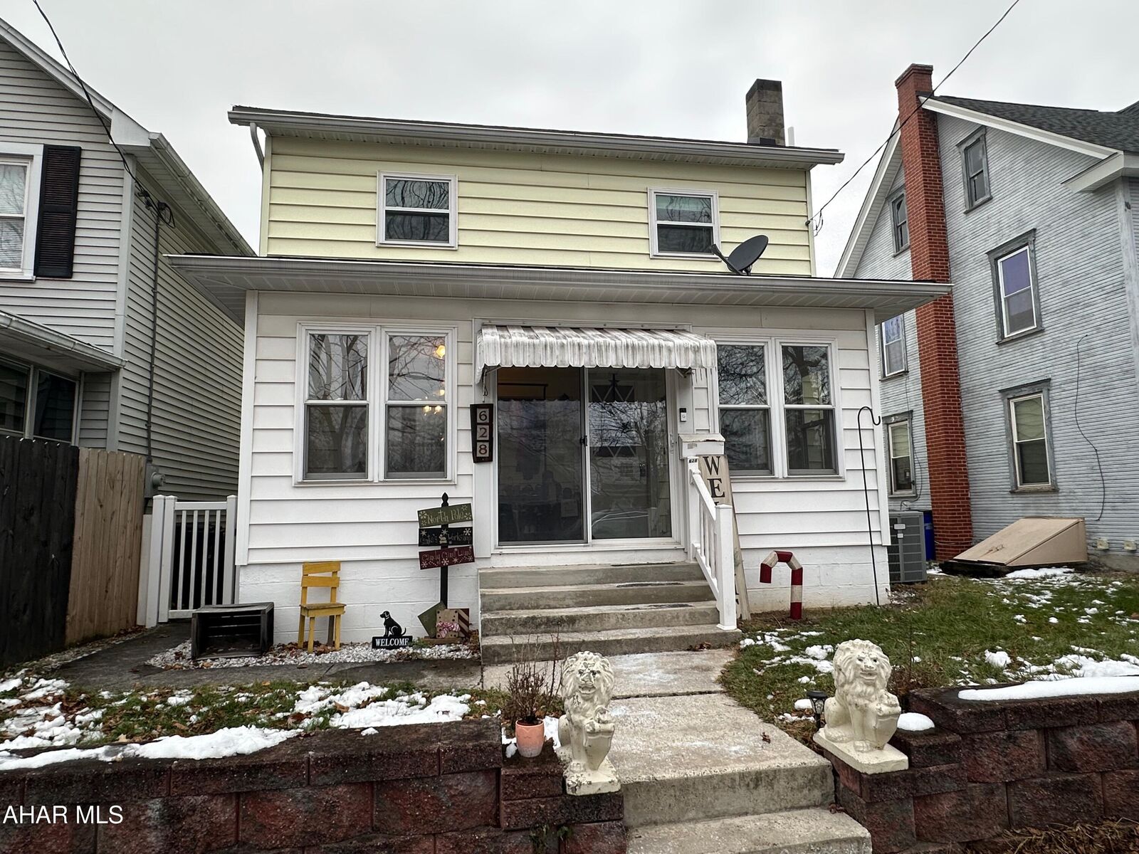 Property Photo:  628 Locust Street  PA 16673 
