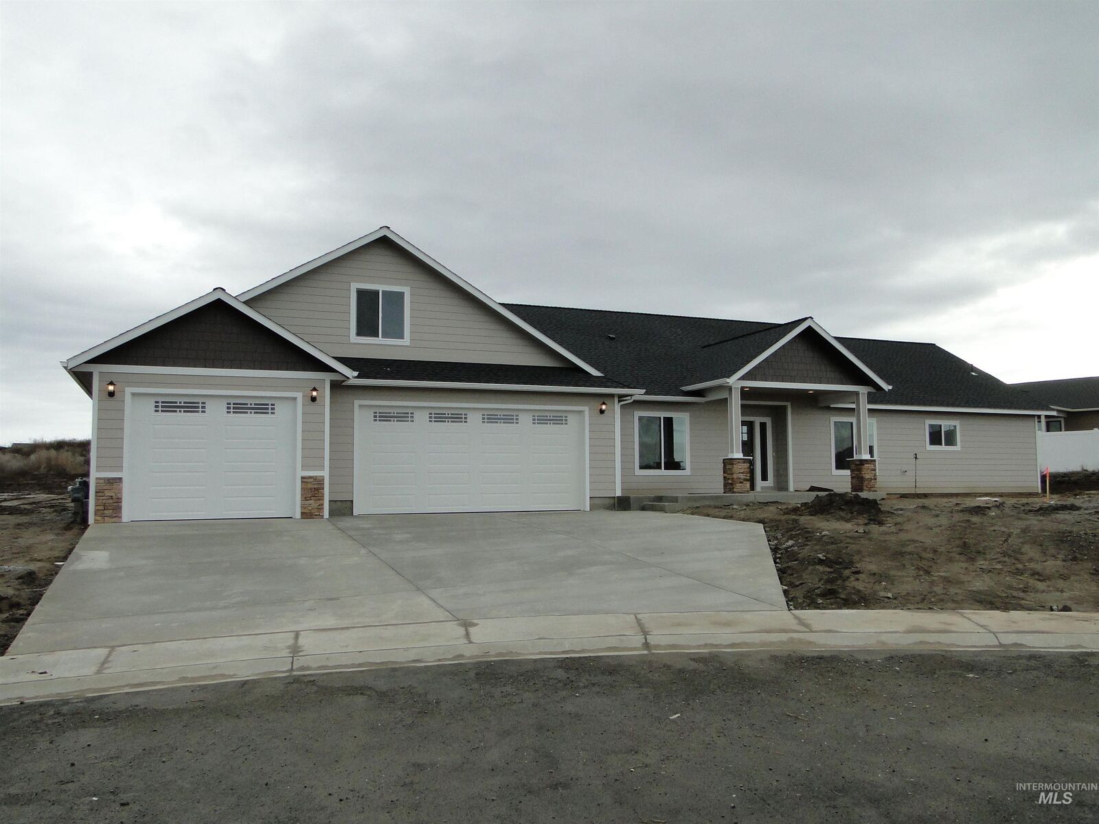 Property Photo: 2521 Florence Lane WA 99403