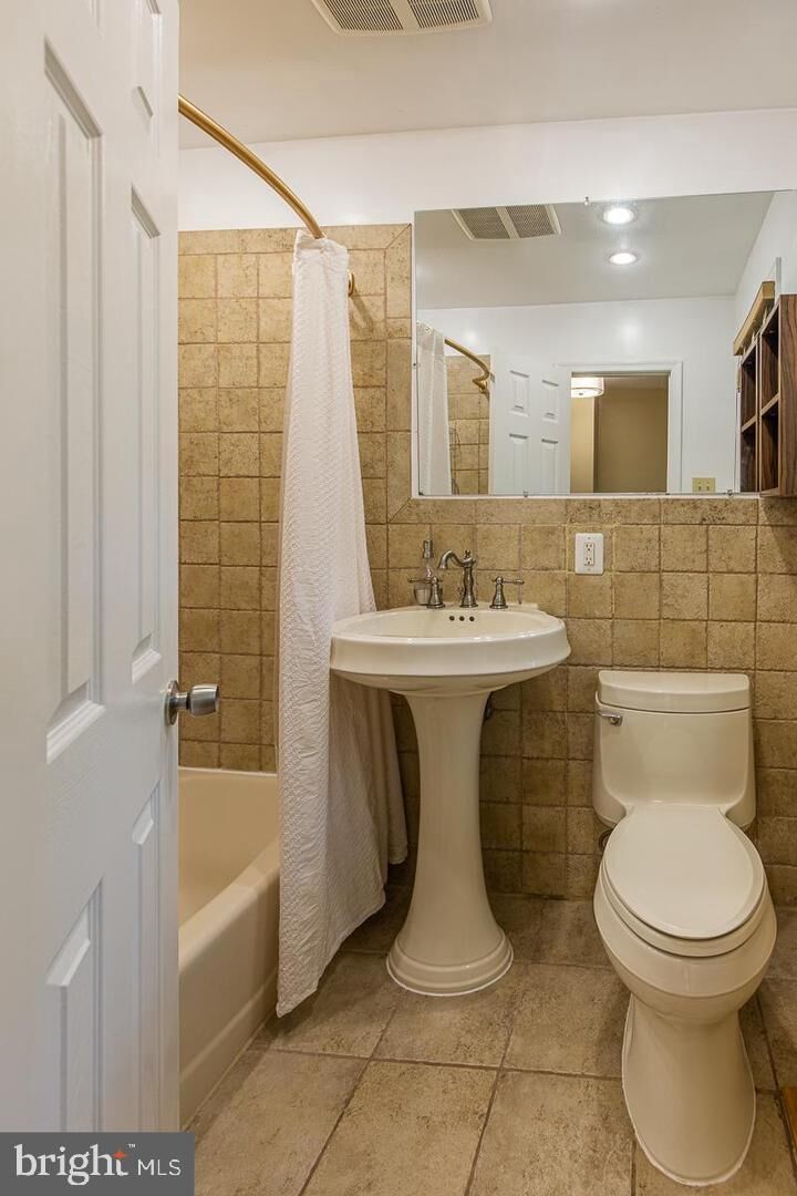 Property Photo: 8629 Geren Road 29-3 MD 20901