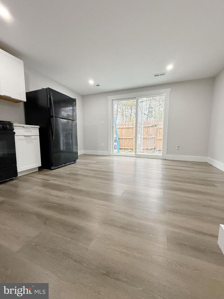 Property Photo: 1805 Village Green Dr MD 20785