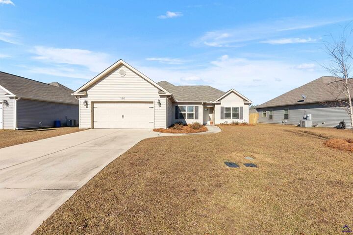 Property Photo: 116 Milford Circle GA 31069-5926