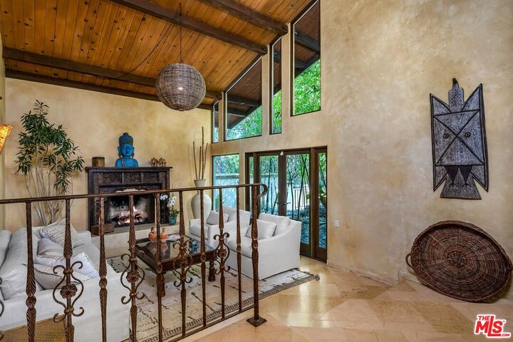 Property Photo: 4557 Saltillo St CA 91364