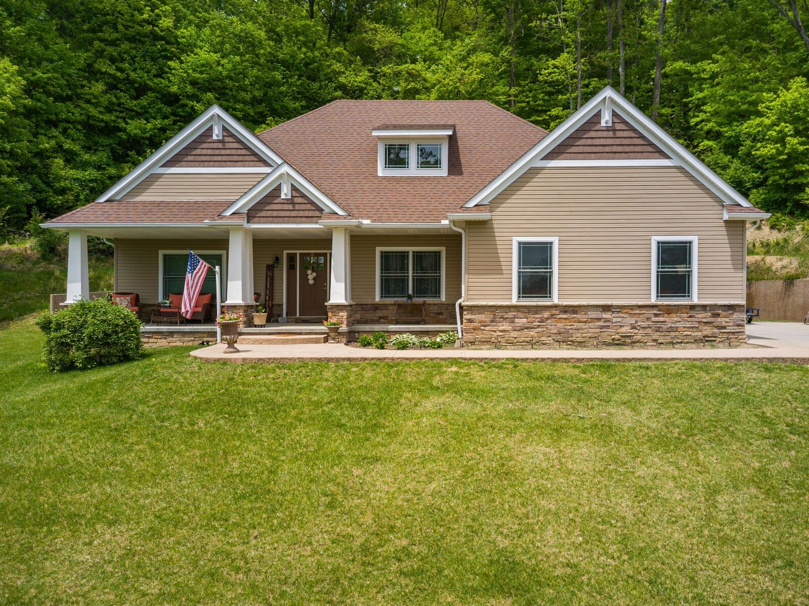 Property Photo:  290 Jenna Drive  OH 43055 