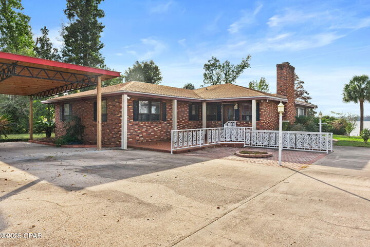 Property Photo: 8009 High Point Road FL 32404