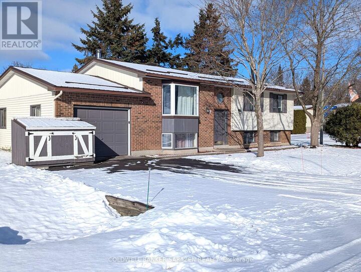 Photo de la propriété: 2 Dowdall Crescent ON K2S 1V1