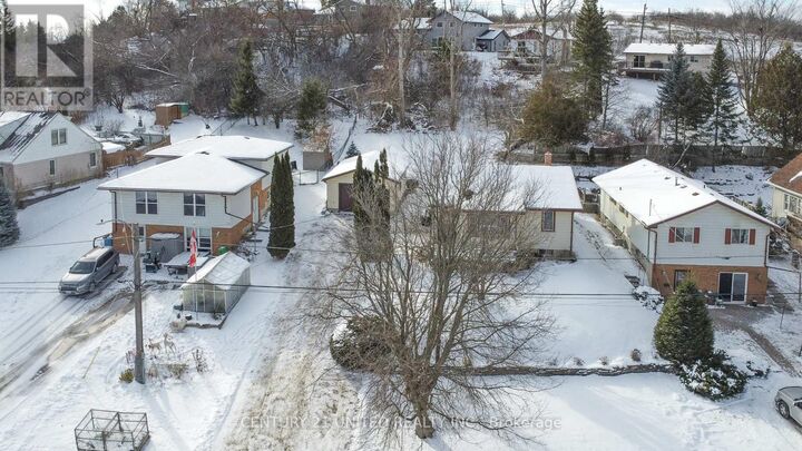 Photo de la propriété: 611 Asburnham Drive ON K9L 2A2