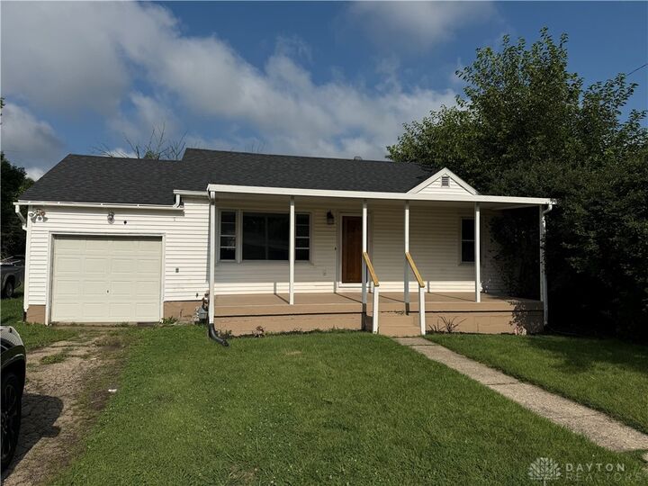 Property Photo: 1033 Victoria Avenue OH 45324