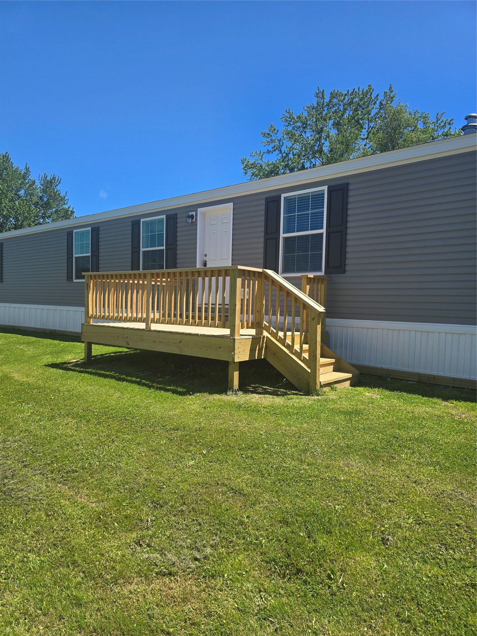 Property Photo: 209 Timberlake Drive PA 16426