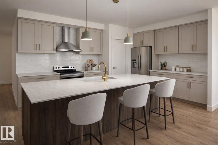 Photo de la propriété:  10202 92A Avenue  AB T8R 2R4 