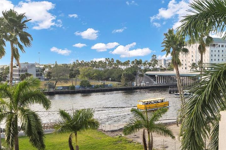 Property Photo: 3020 NE 32nd Ave 406 FL 33308