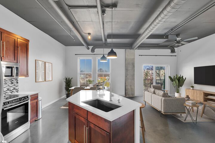 Property Photo: 927 S Main Street Unit #309 SC 29601