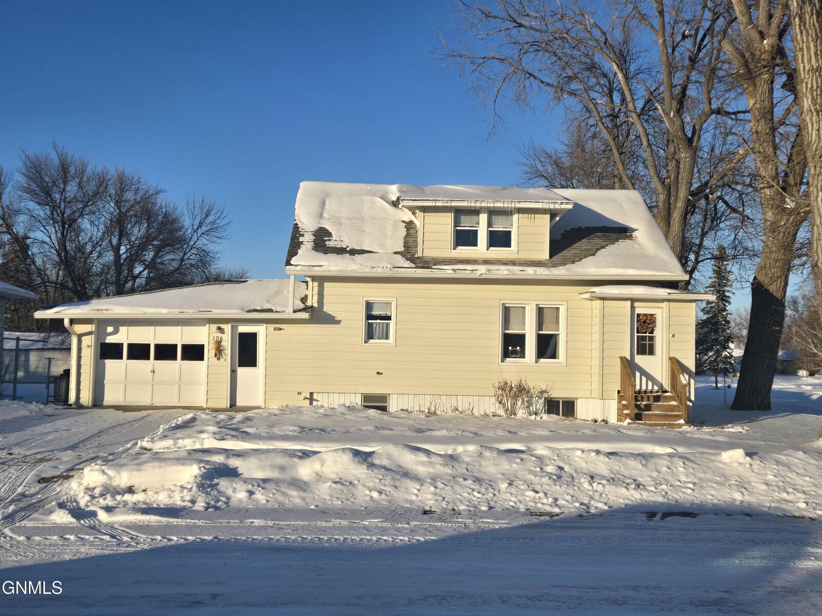 Property Photo: 106 1st Street NW ND 58413