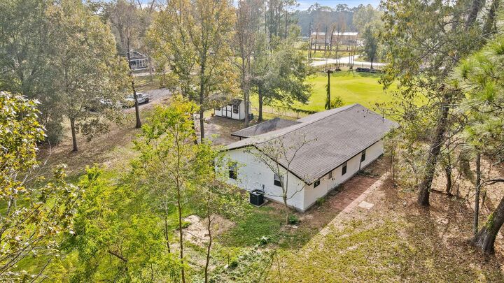 Property Photo: 17078 Oak Grove Lane TX 77357