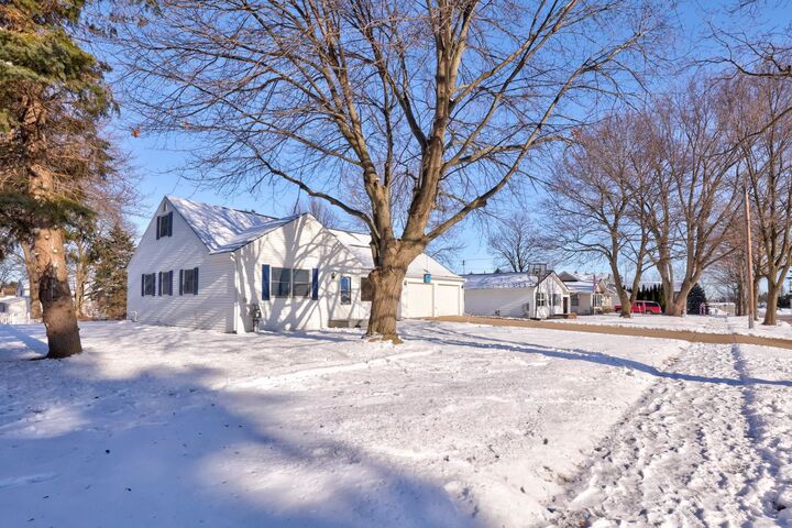 Property Photo:  226 List Street  MI 48734 