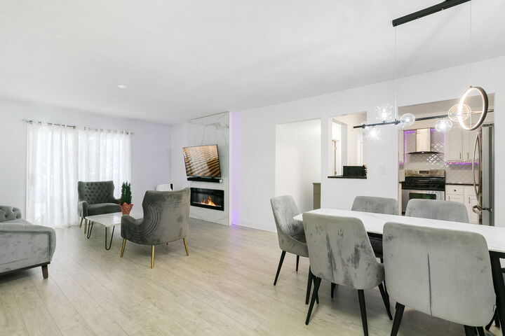 Property Photo: 565 Maple Avenue 8 IL 60532