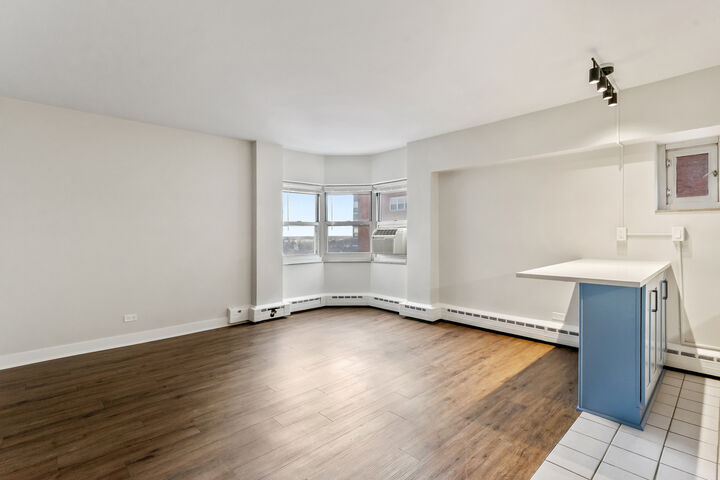 Property Photo:  4980 N Marine Drive 938  IL 60640 