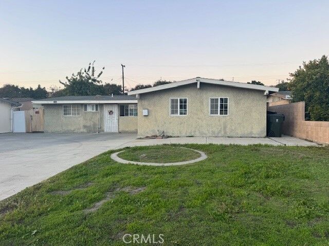 Property Photo:  11441 Salinaz  CA 92843 