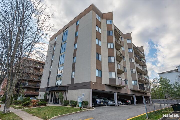 Property Photo: 75 Union Street 5E NJ 07601