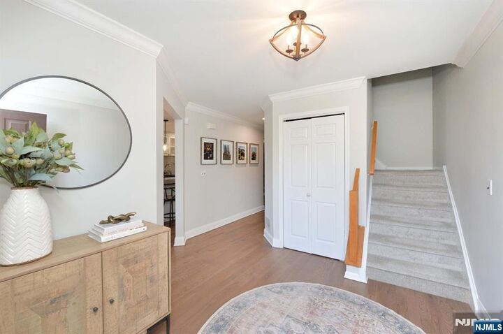 Property Photo:  44 Peach Hill Court  NJ 07446 