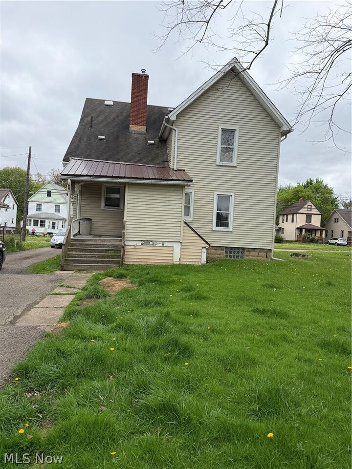 Property Photo:  212 S Schenley Avenue  OH 44509 