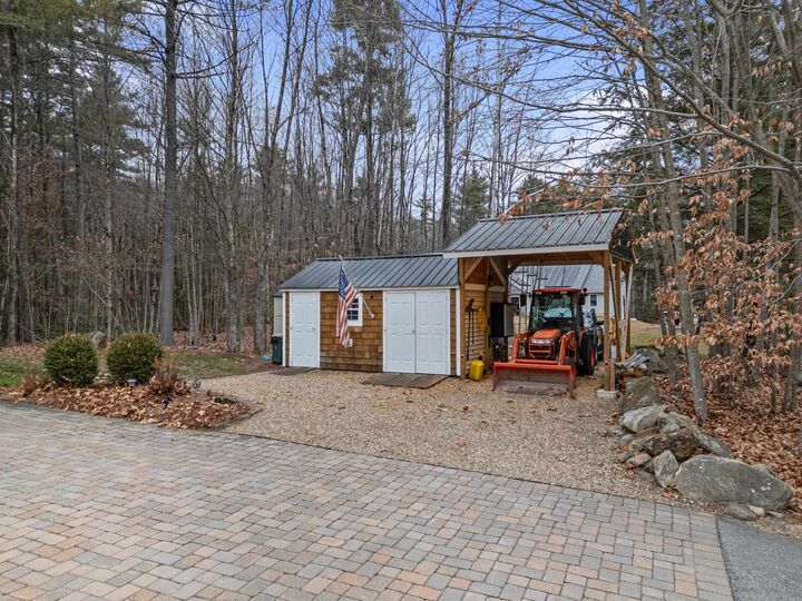 Property Photo: 11 Summit Way NH 03086