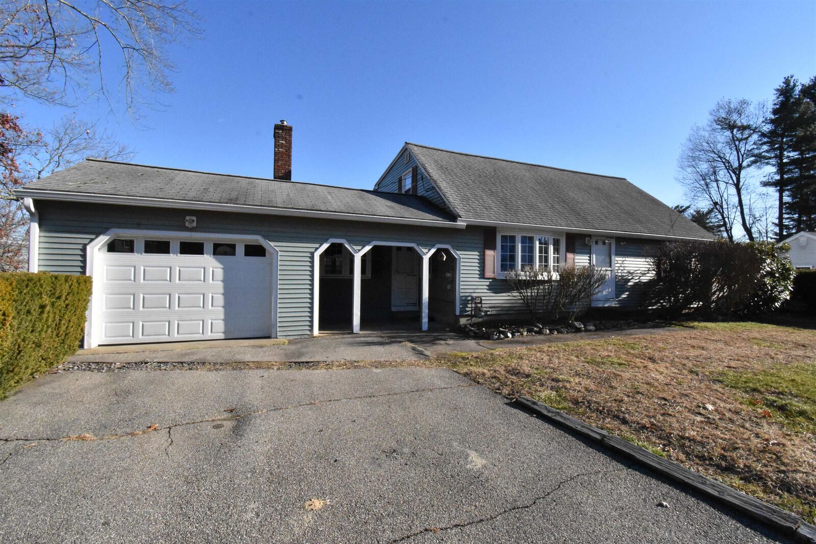 Property Photo: 2 Wakefield Drive NH 03062