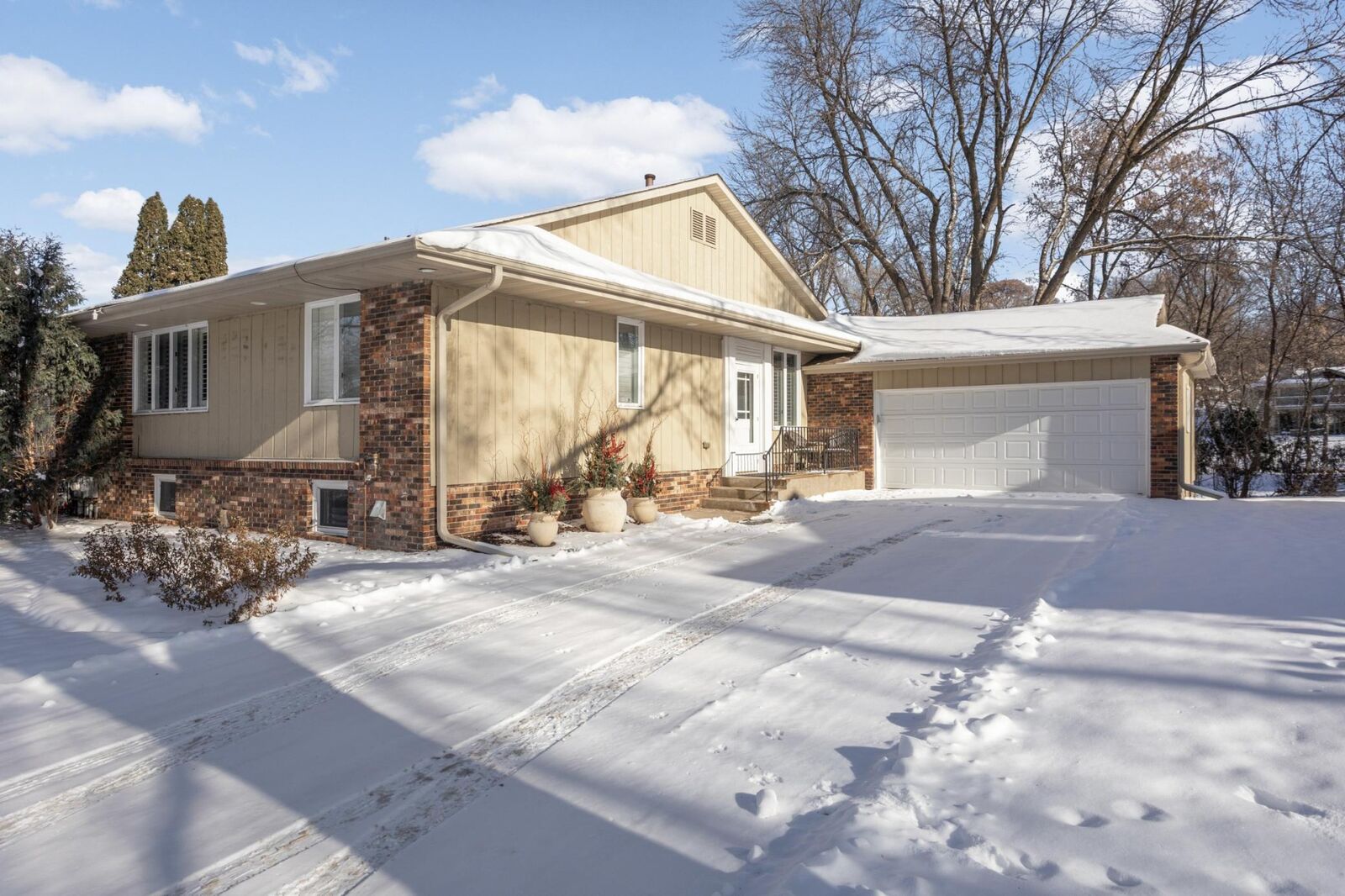 Property Photo:  5315 Malibu Drive  MN 55436 