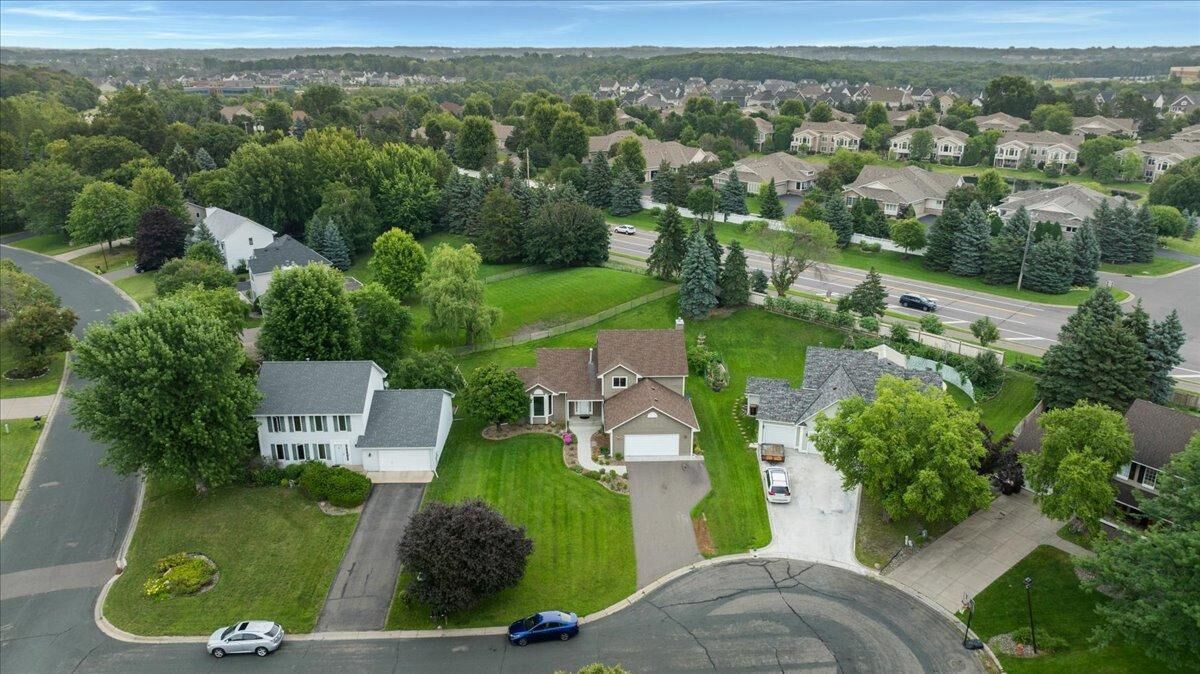 Property Photo:  233 Cherry Hill Alcove  MN 55340 