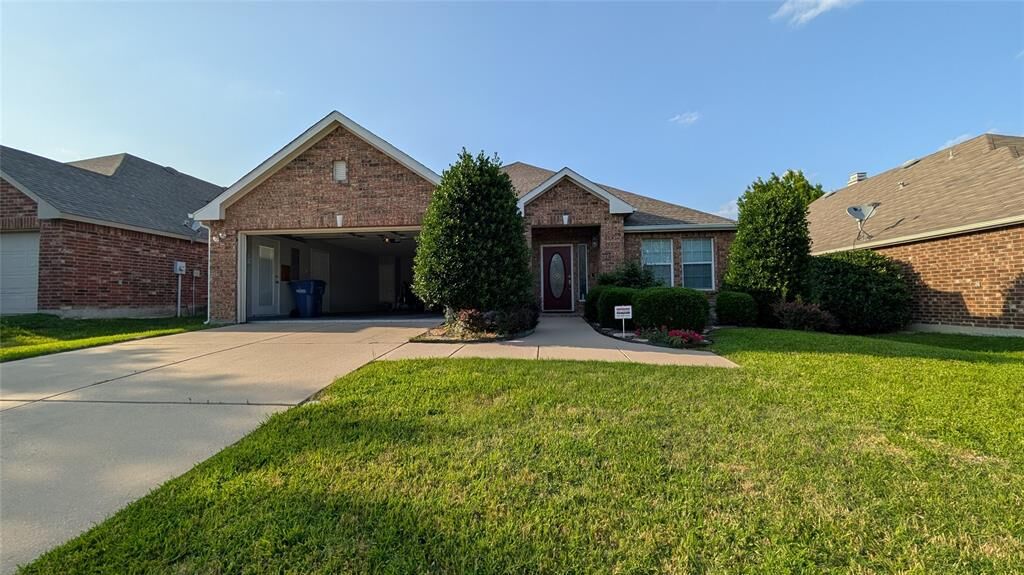 Property Photo:  5320 Running Brook Lane  TX 75071 