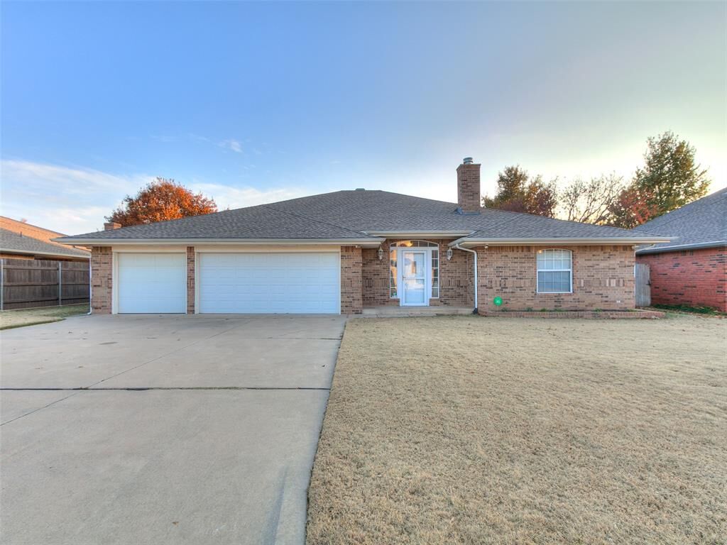Property Photo: 7316 NW 129th Street OK 73142