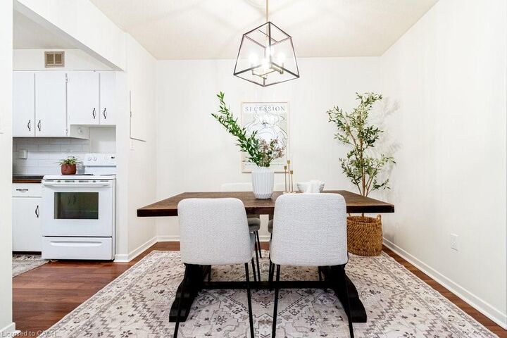 Photo de la propriété:  23 Main Street 205  ON L9H 2P7 