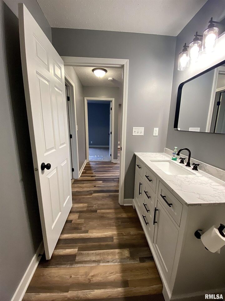 Property Photo:  210 N State Street  IL 62822 