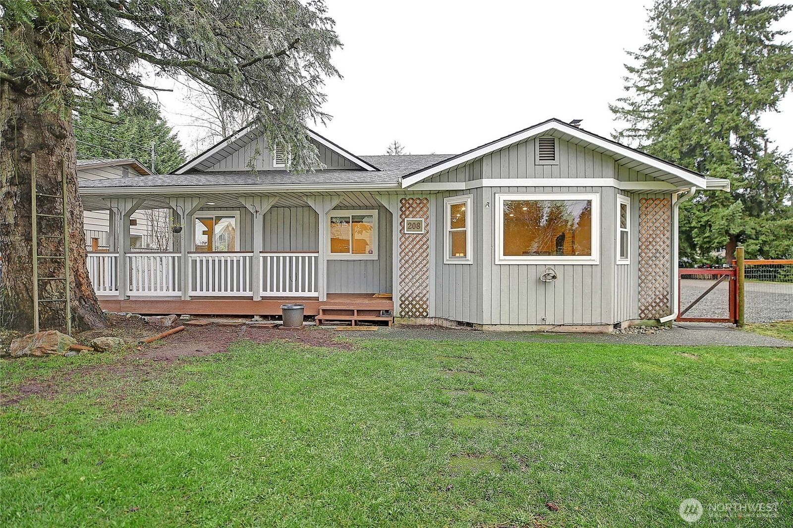 Property Photo: 208 W Galena Street WA 98252