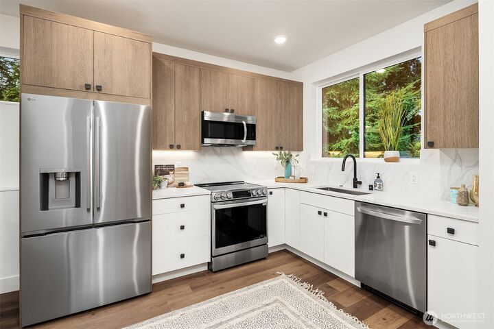 Property Photo: 13768 22nd Avenue NE WA 98125