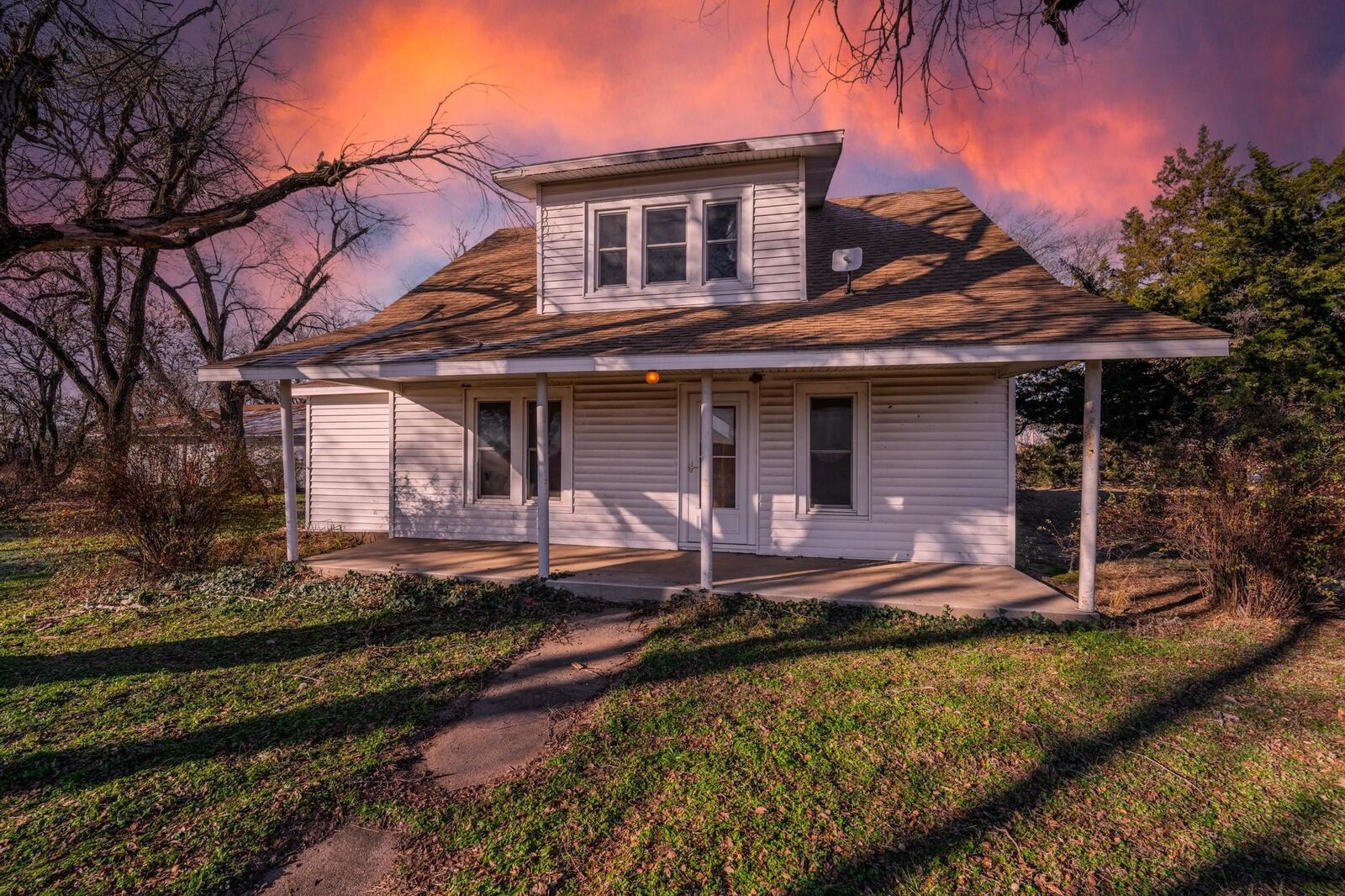 Photo de la propriété:  6005 W Irish Creek Rd  KS 67501 