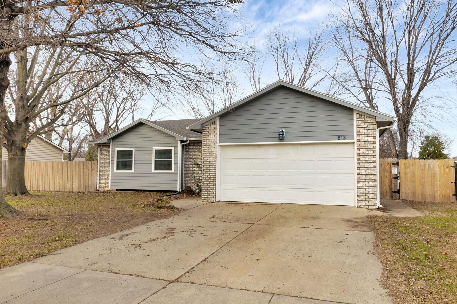 Property Photo: 813 N Convington KS 67212