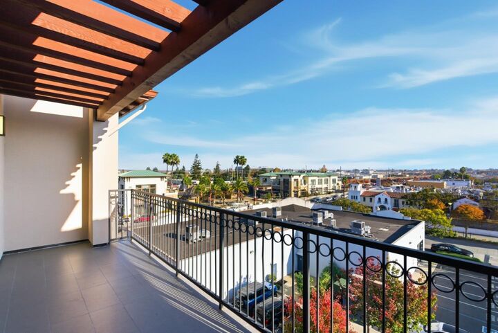 Property Photo: 560 El Camino Real 406 CA 94070