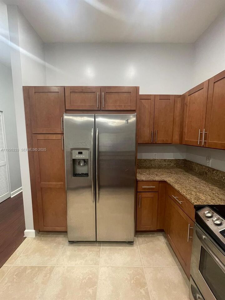 Property Photo: 8395 SW 73rd Ave 314 FL 33143