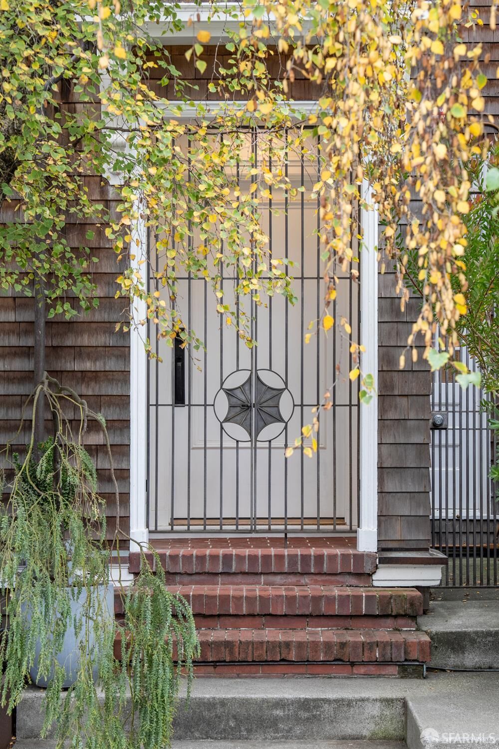 Property Photo:  2550 Baker Street  CA 94123 