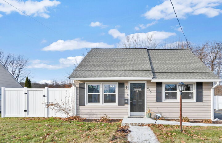 Property Photo: 380 Glen Hills Road CT 06451